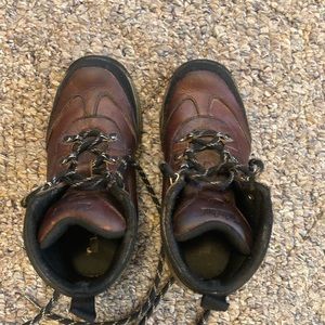 Timberland kids leather waterproof hiking boots.